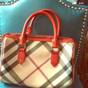 Burberry Purse Aunthentic